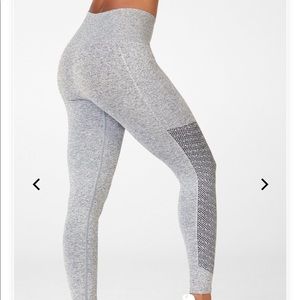 NWT Fabletics Sync High-Waisted 7/8 Legging